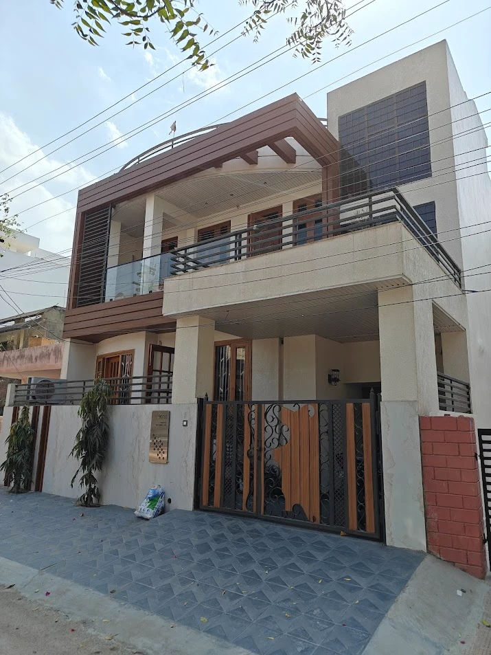 A red flower in bloom